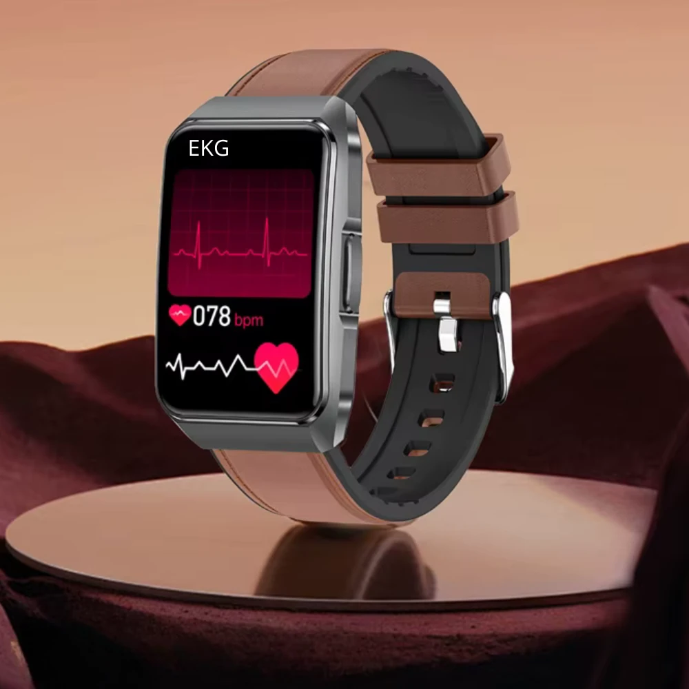 Zbliżenie na ekran smartwatcha Kardiowatch Volt z widocznym pomiarem EKG