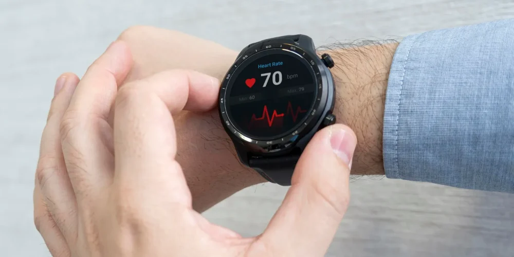 Smartwatch z pulsometrem – jaki kardiowatch wybrać jako senior?